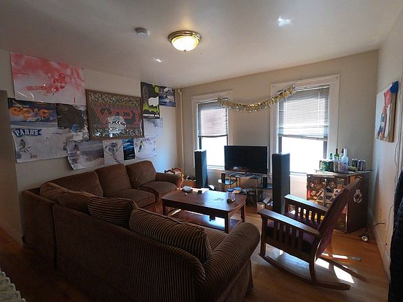 2nd image of 64 Fruit St