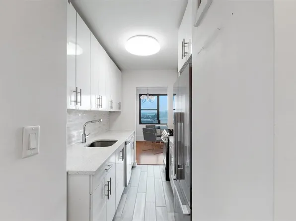 500 Central Avenue image 6 of 11