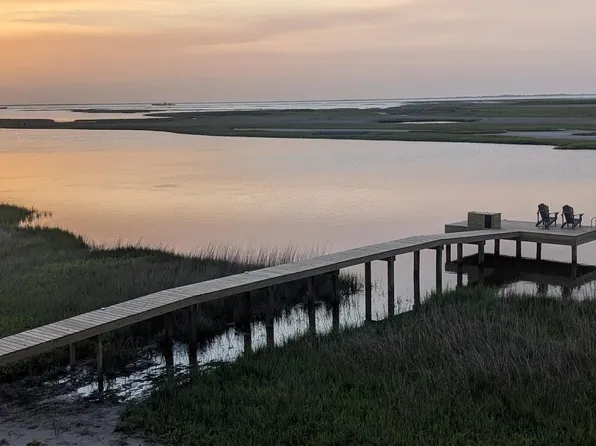 3815 Mitote Dr, Galveston, TX 77554