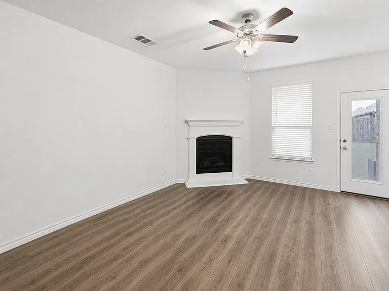 10407 Twisting Springs Dr — Photo 7