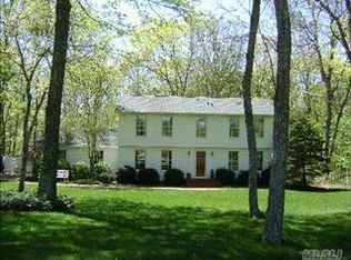 12 Doe Run, Manorville, NY 11949