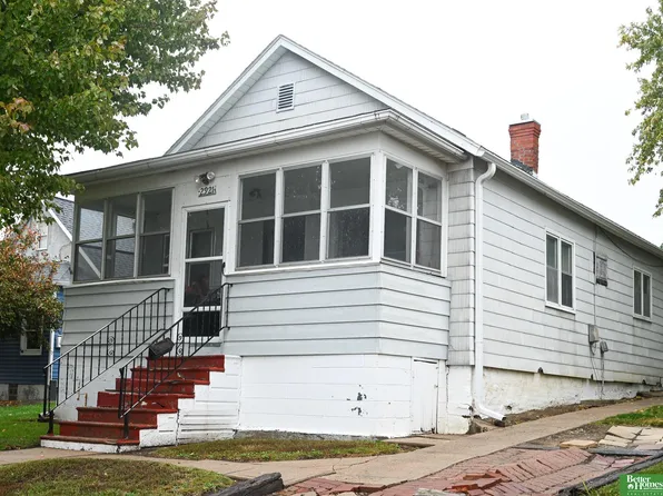 2921 S 26th St, Omaha, NE 68105