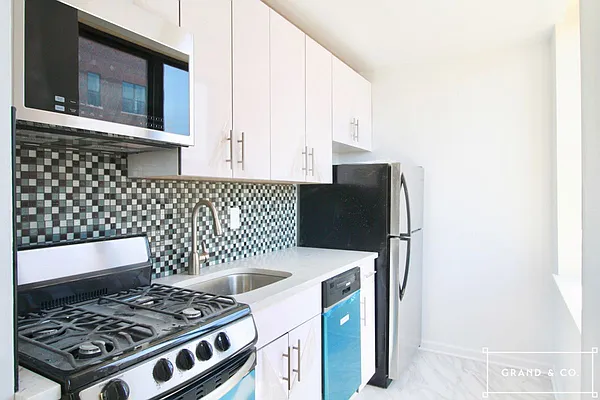 Rented by Grand & Co. | media 25