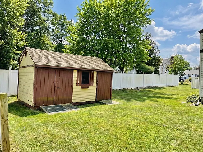 65 Barbara Ln — Photo 23