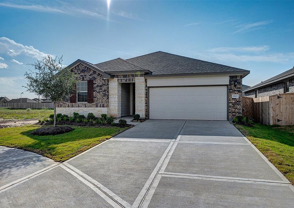 1st image of 9807 Willow Crown Ln