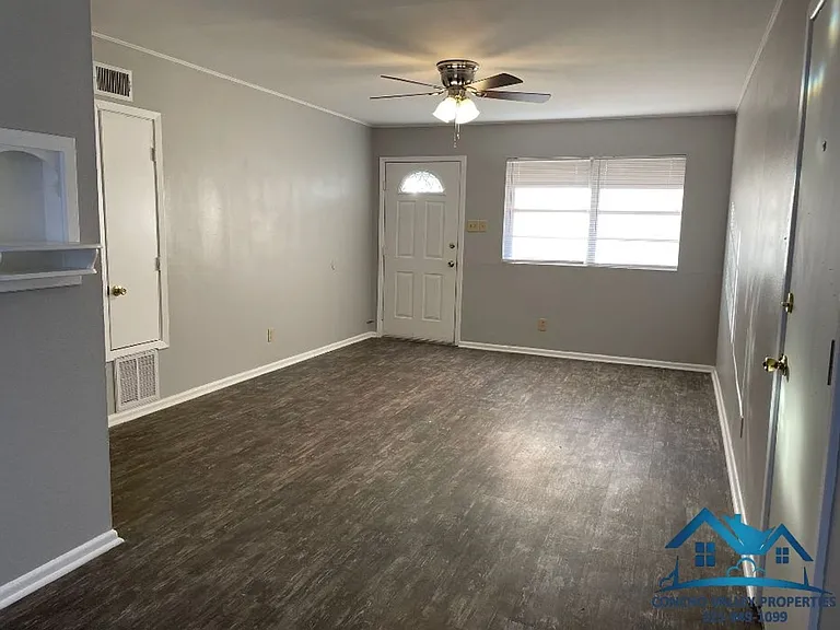 1208 Clairmont St — Photo 3