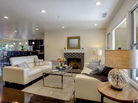 4th image of 560 31st Ave