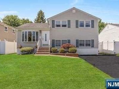 159 Chestnut St, Rochelle Park, NJ, 07662