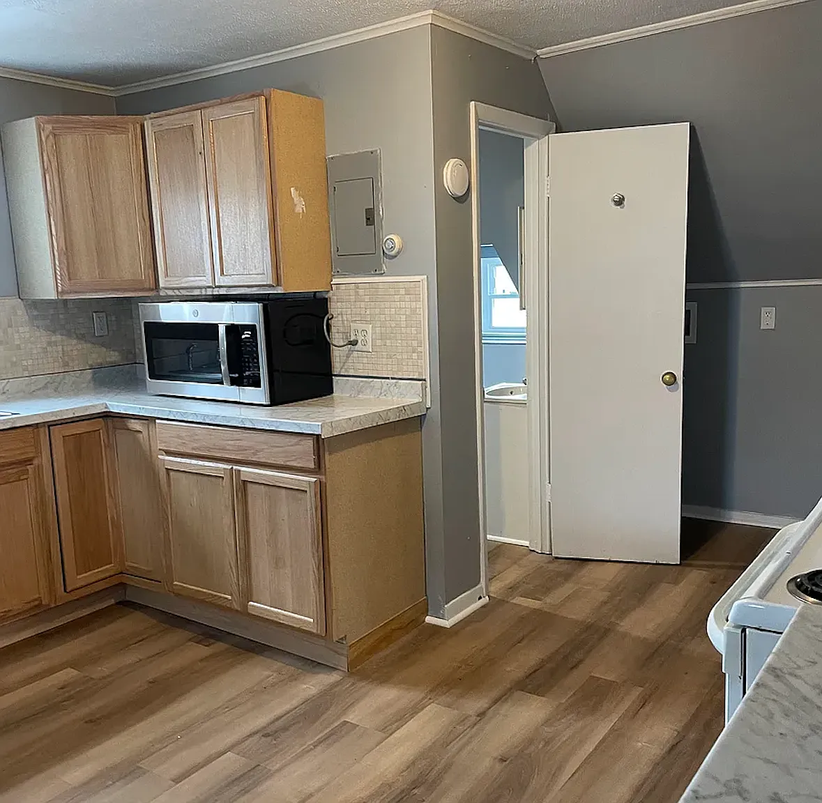 2 bed, 1.0 bath, $900 — Photo 2