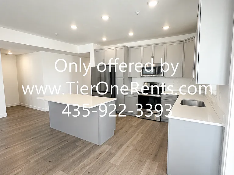 8358 S Sky Mirror Ln #301 — Photo 2