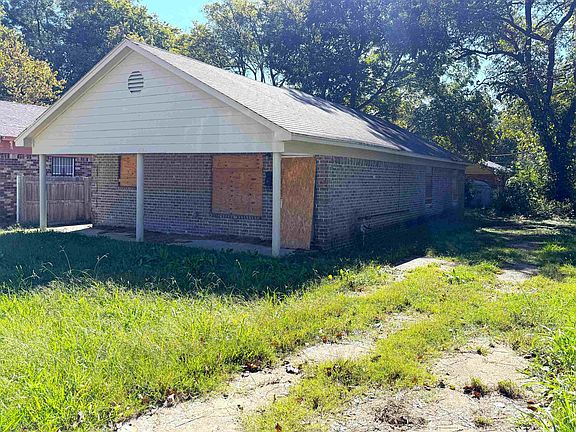 3rd image of 2345 Shasta Ave
