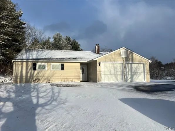 3958 East Rd, Cazenovia, NY 13035