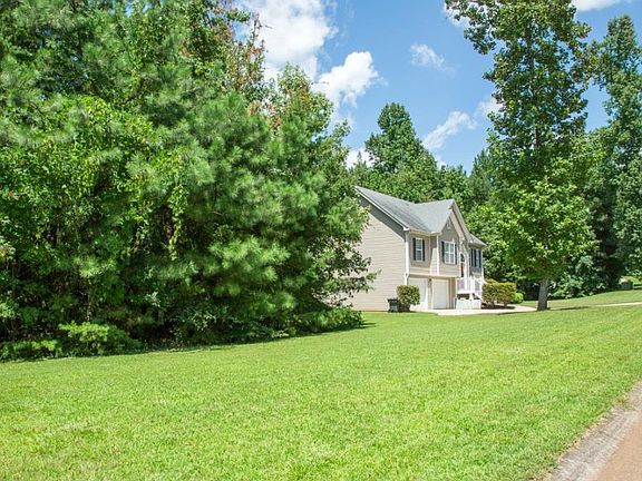 5th image of 160 Greenwood Park Way