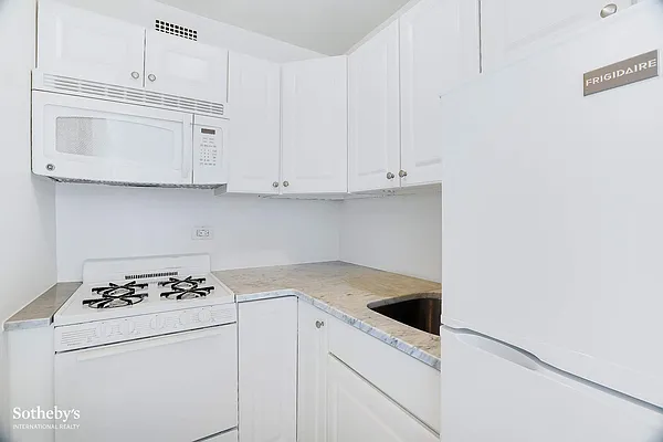 Sold by Sotheby's International Realty | media 5