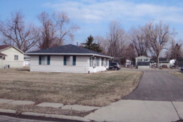 1st image of 856 McPherson St