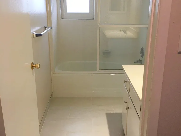 Main bathroom