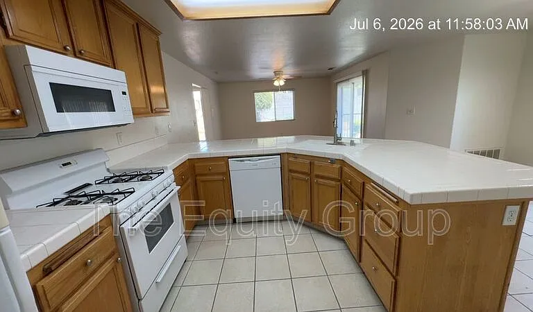 2664 W Lark Ave — Photo 7