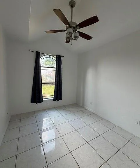 1104 Sundown Cir — Photo 8