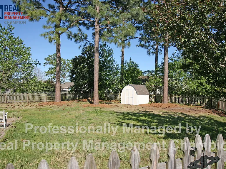 802 Plainfield Ct — Photo 31