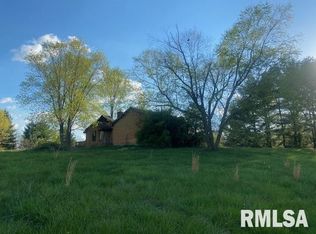 10437 Khoury League Rd, Marion, IL 62959