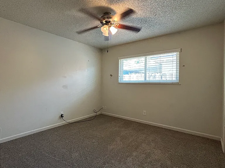 6053 N Flora Ave — Photo 5