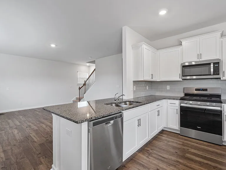 340 Fenwick Dr — Photo 13