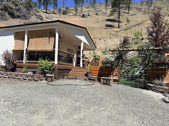 5th image of 25781 Highway 395 S