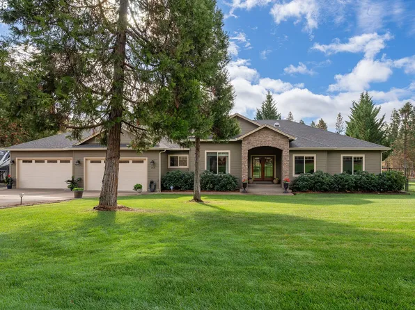 157 Pine Meadows Ln, Roseburg, OR 97471