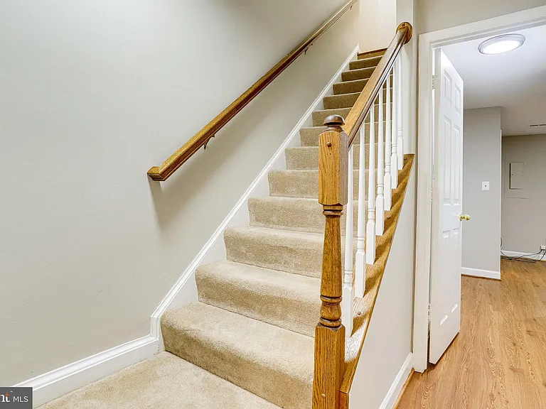 1706 S Edgewood St — Photo 29