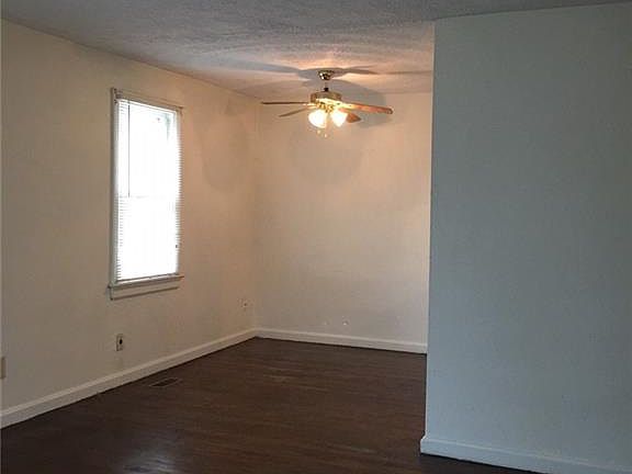 3rd image of 1204 Stewart Dr