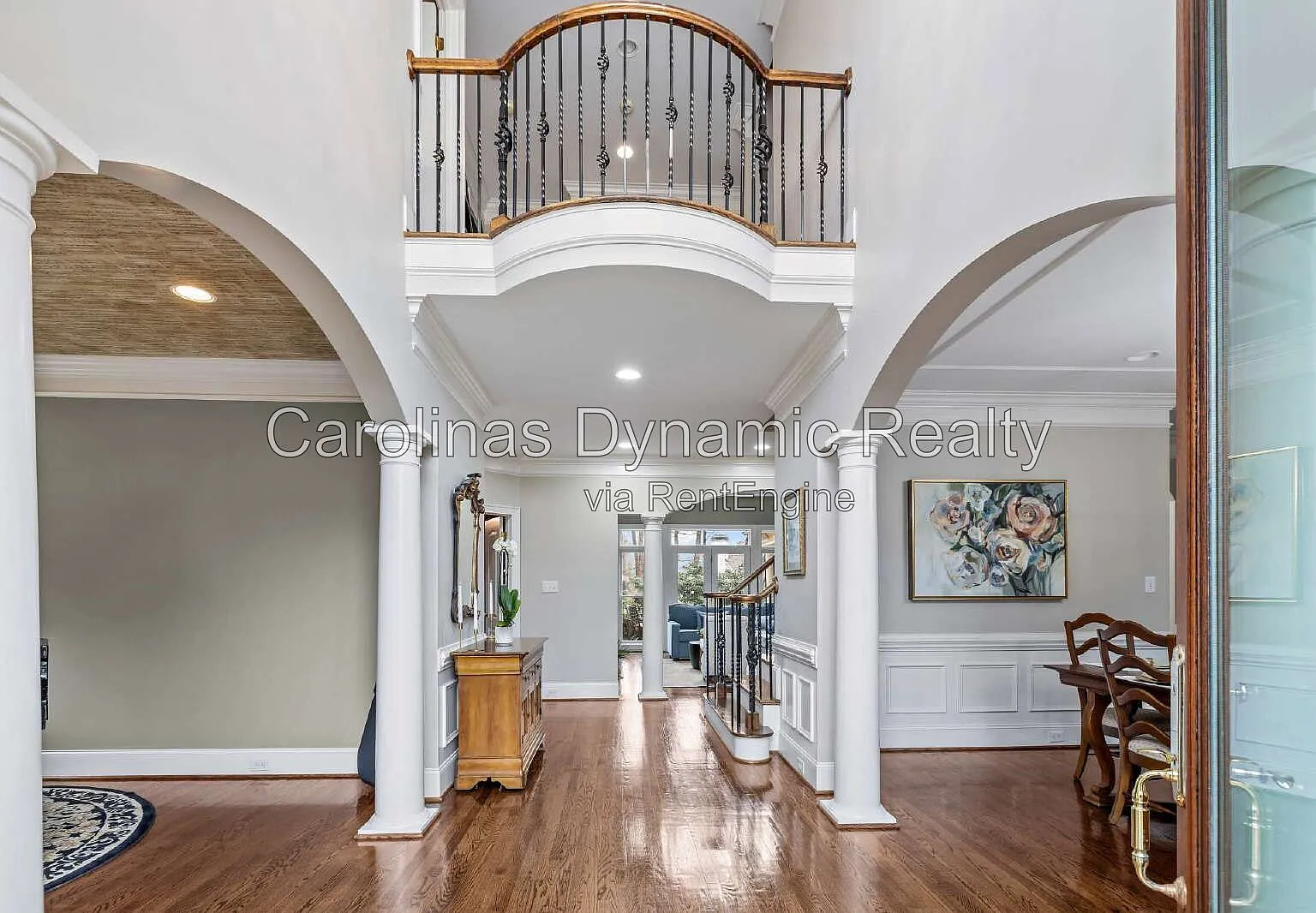 5 bed, 5.0 bath, 4867 sqft, $8,000 — Photo 2