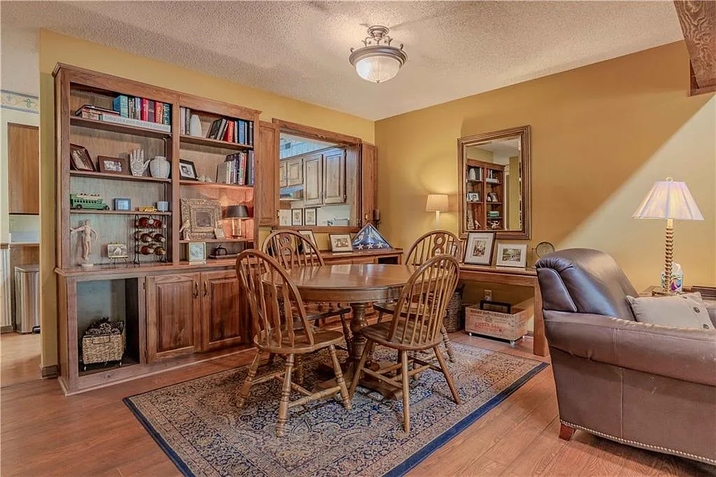 4 bed, 3058 sqft, $2,500 — Photo 4