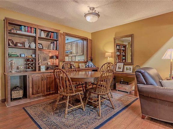 4th image of 7522 Orient Ave