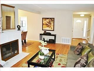 4th image of 2241 Whitecliff Way