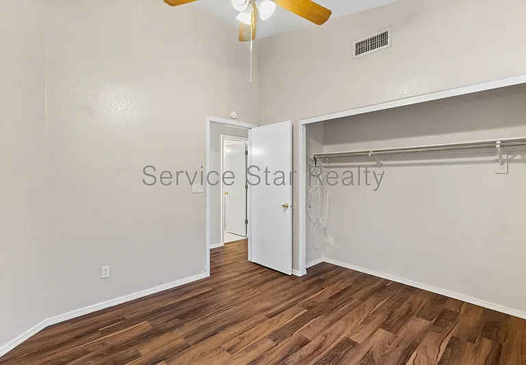 1318 E Saint John Rd — Photo 17