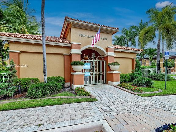5th image of 4971 Leeward Ln #3004