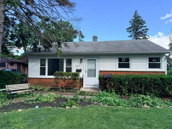 2814 Cardinal Dr, Rolling Meadows, IL 60008