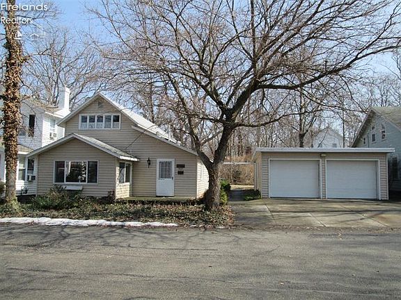 2nd image of 531 Cedar Ave