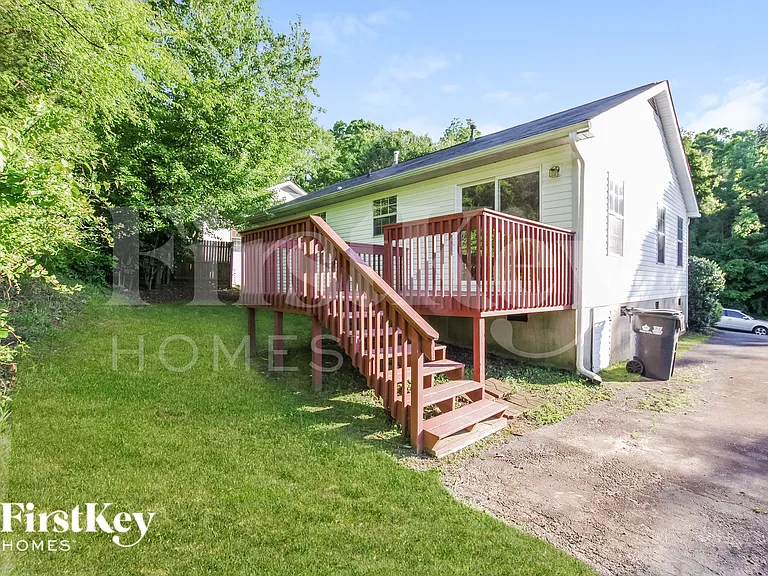 812 Silver Ct — Photo 14