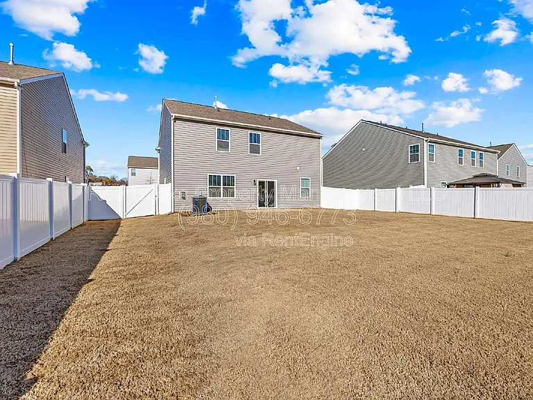 4015 Meadow Green Dr — Photo 29