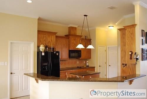5th image of 15205 Laffite Cir