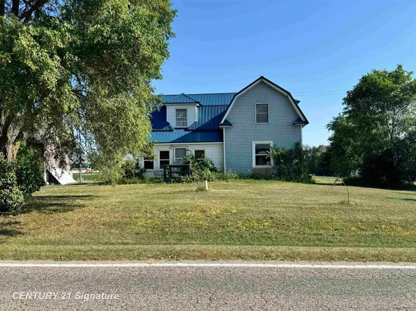 5732 E Grass Lake Rd, Clare, MI 48617