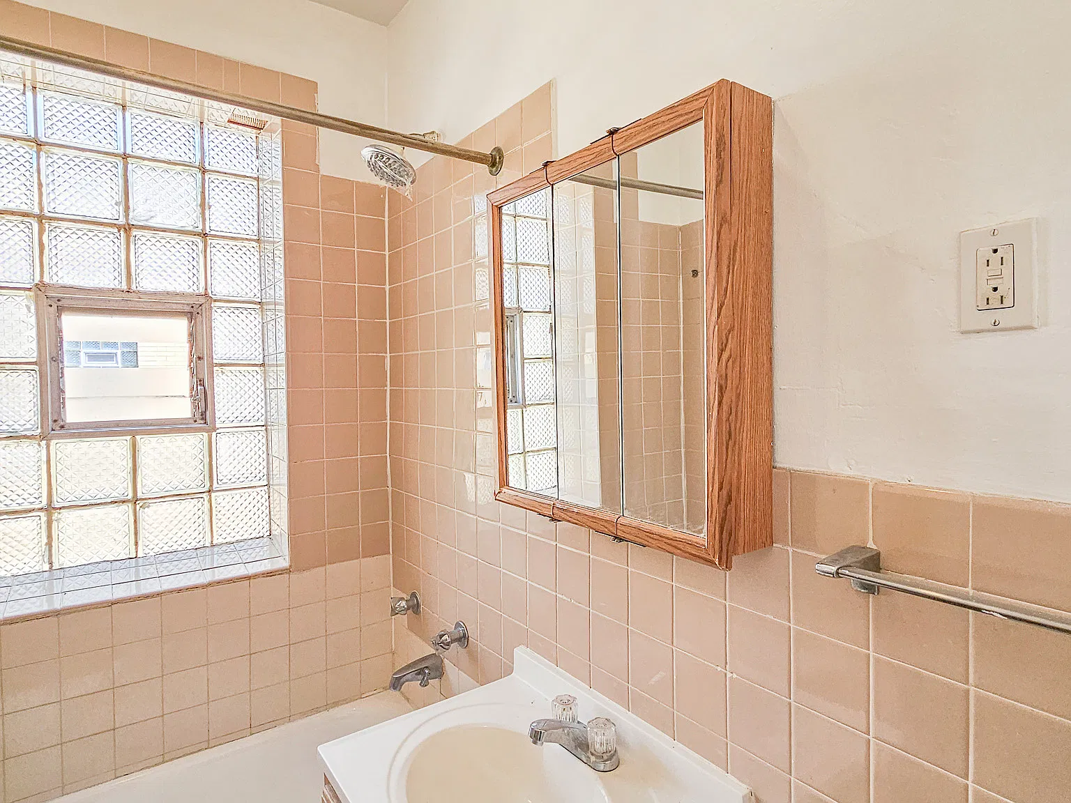 2 bed, $1,500 — Photo 3