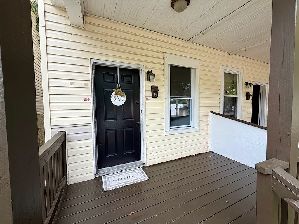 3 bed, 1110 sqft, $1,650 — Photo 2