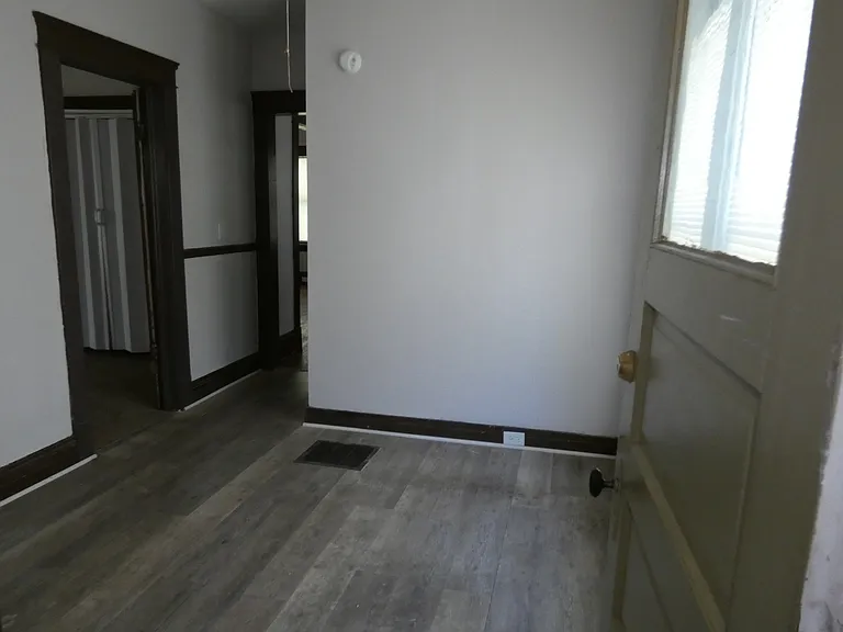 2055 W 87th St — Photo 5