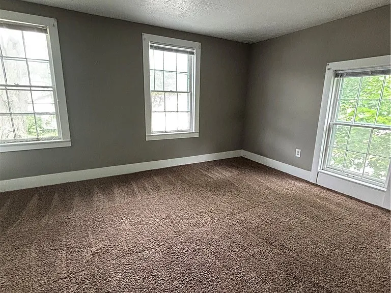 301 N Clinton St — Photo 9