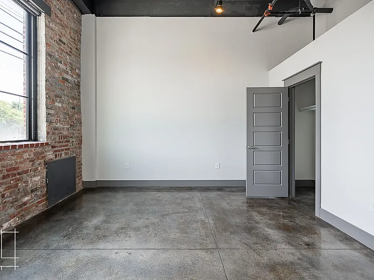 Wonder Bread Lofts — Photo 42