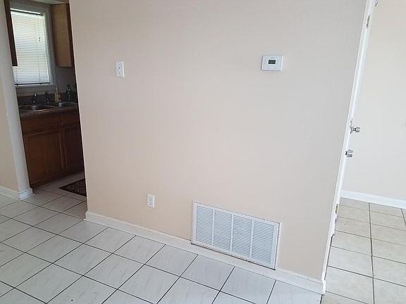 4th image of 13601 N Nemours St