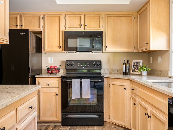 3rd image of 31782 SW Fairway Village Loop