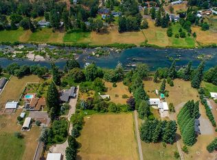 1360 Del Rio Rd, Roseburg, OR 97471